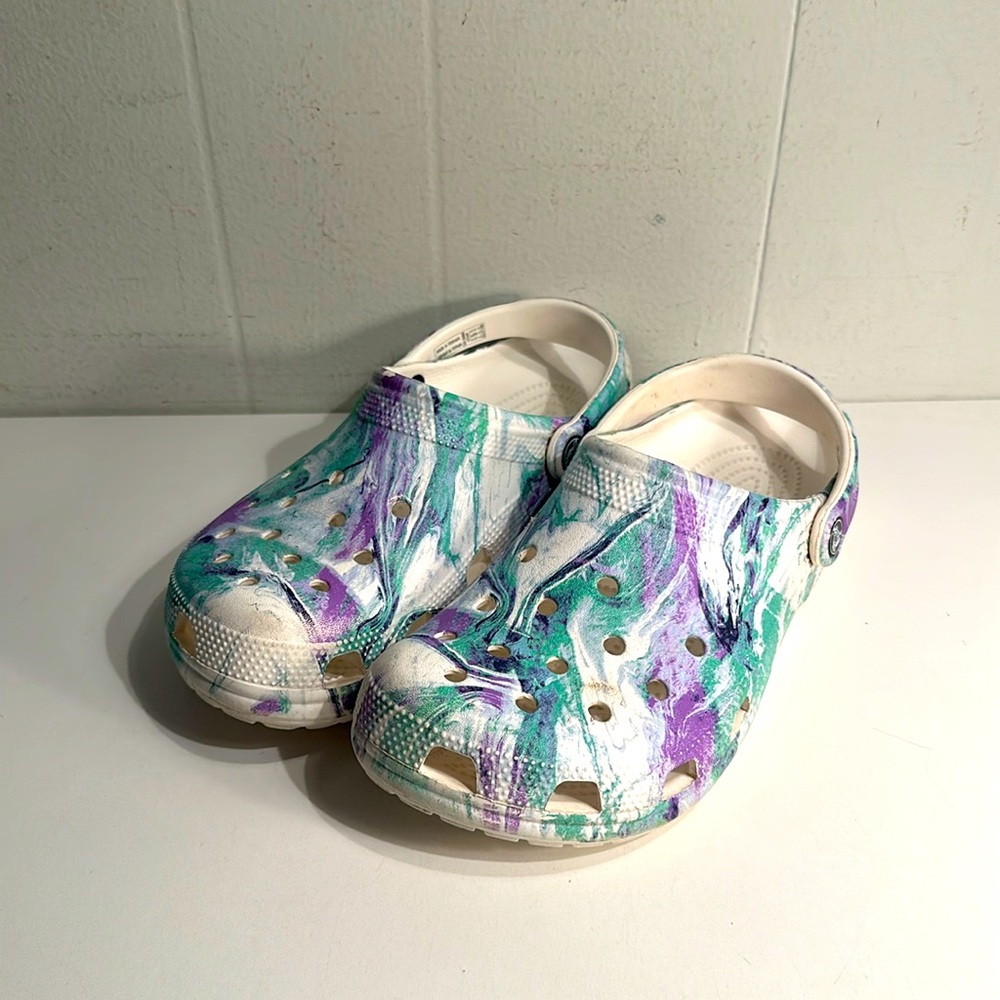 CROCS Marbled Purple, Green and White Men's Size 7 Women's Size 9